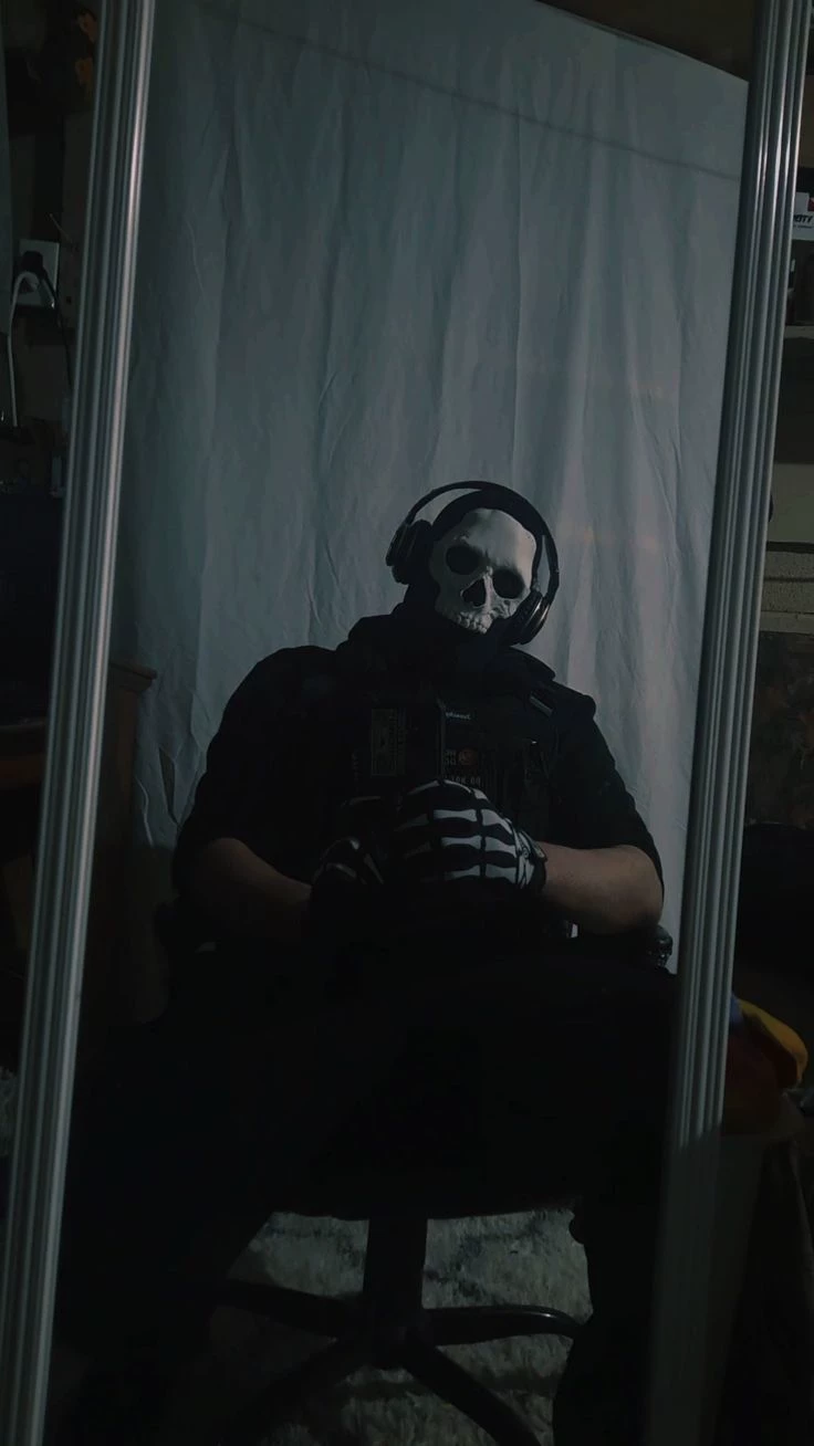 simón "Ghost" Riley thumbnail