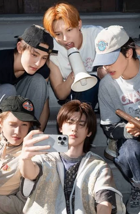 Cortis (k-pop group) thumbnail
