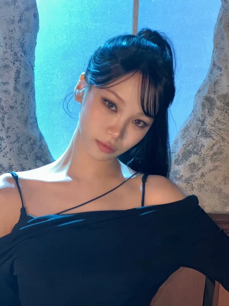 chaewon  thumbnail