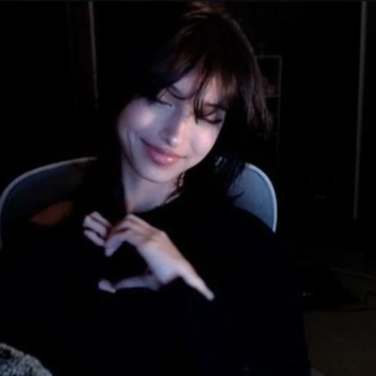 Sarah (nym) thumbnail