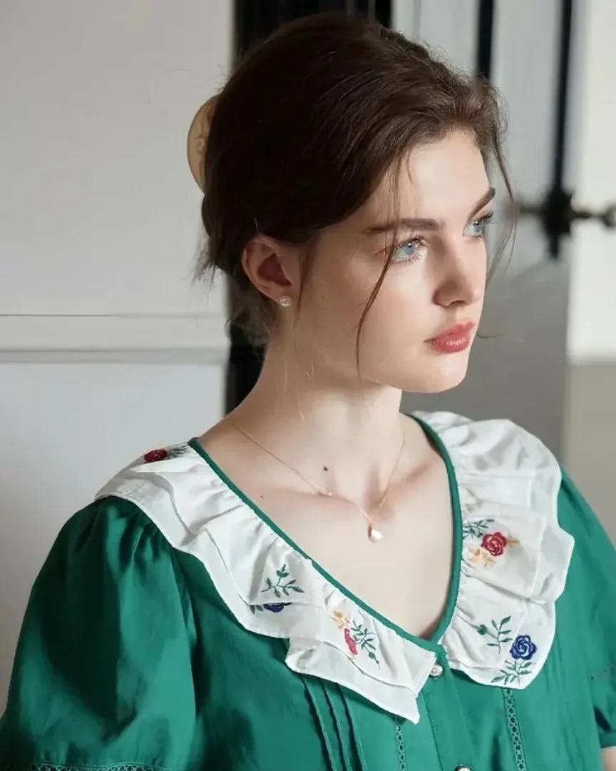 Clara thumbnail