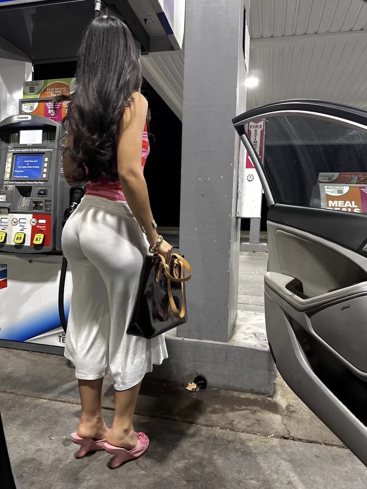 Gas station romance  thumbnail
