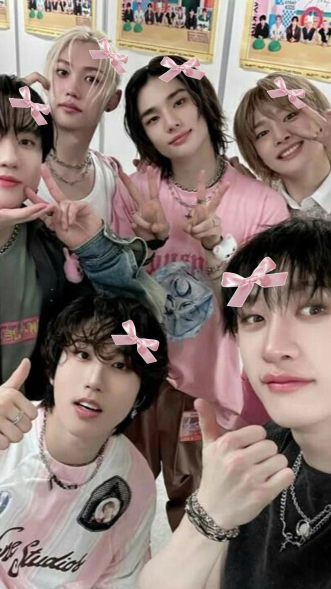 Stray Kids are all in love with you!!👀🙊☘️ thumbnail