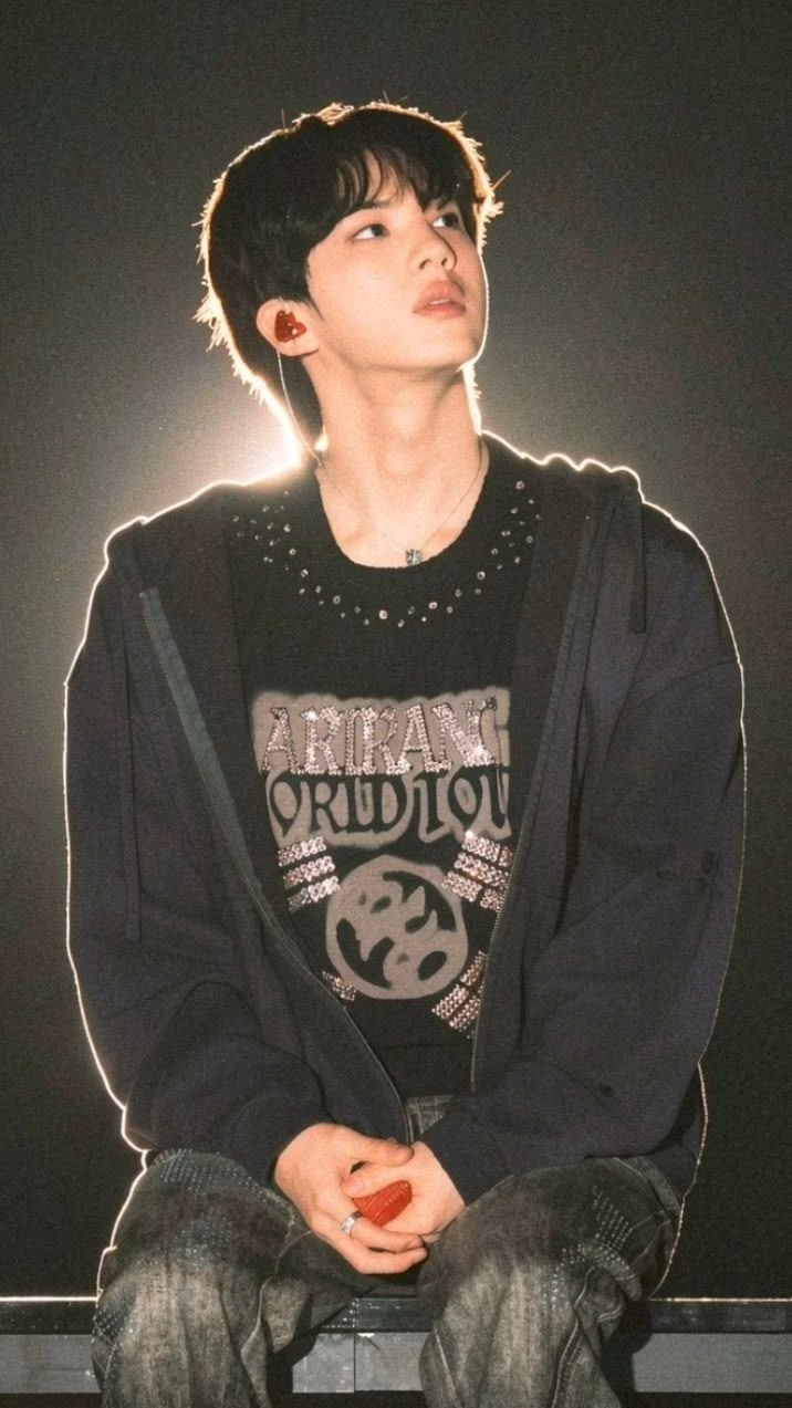 kim seokjin thumbnail