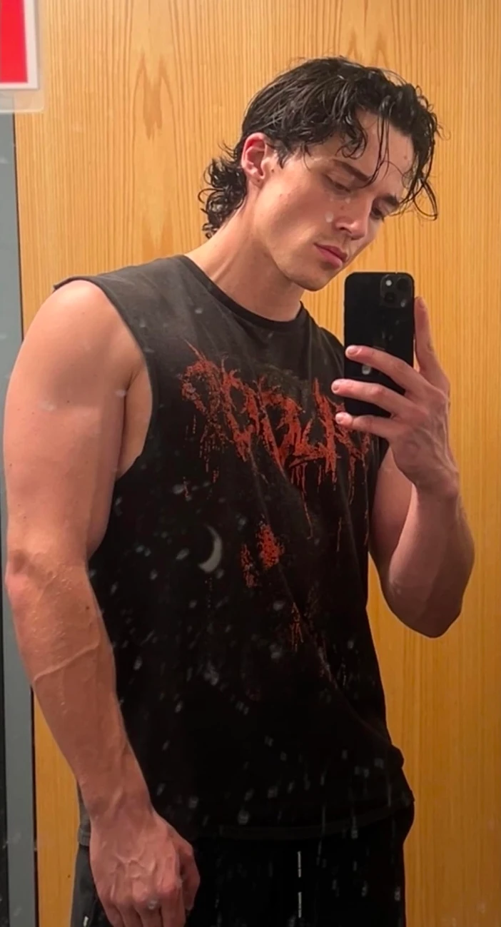 Alex thumbnail