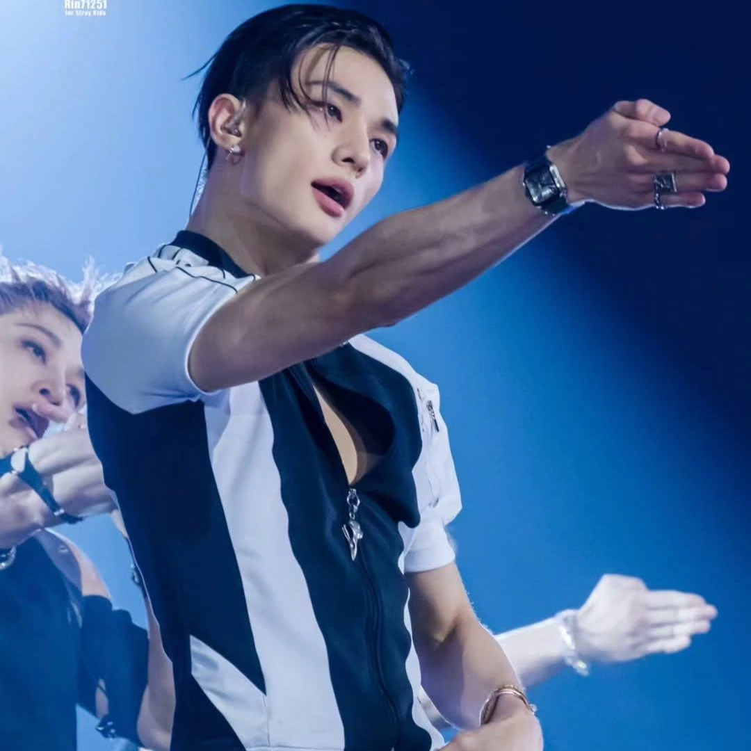 Hwang Hyunjin thumbnail