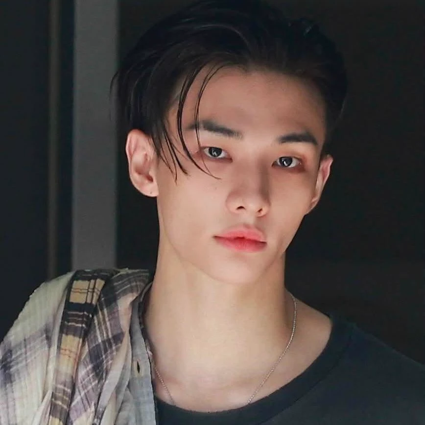 Hyunjin Hwang thumbnail