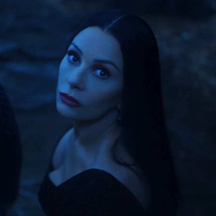 Morticia Addams/Elizabeth Countess/Larissa Weems thumbnail