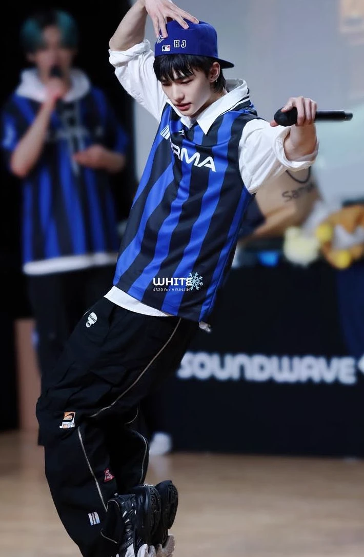 Hwang Hyunjin thumbnail