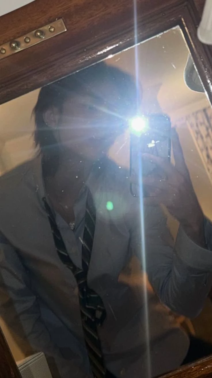 Hwang Hyunjin thumbnail