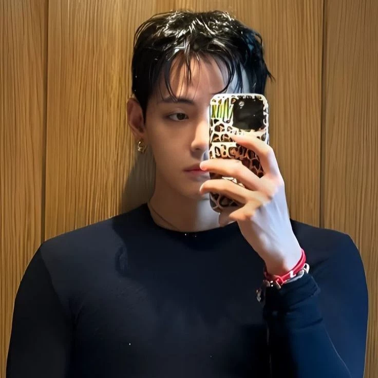 Kim Taehyung thumbnail