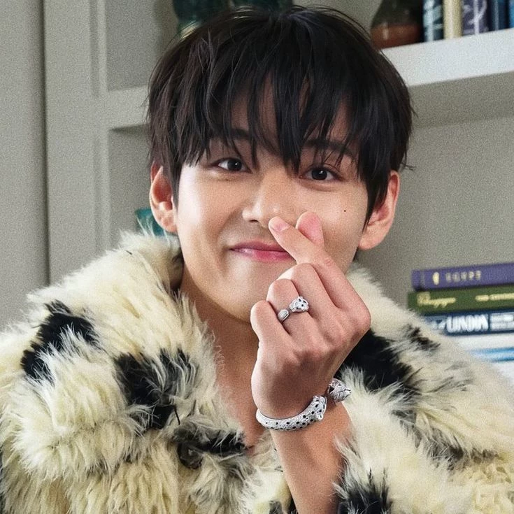 Kim Taehyung thumbnail