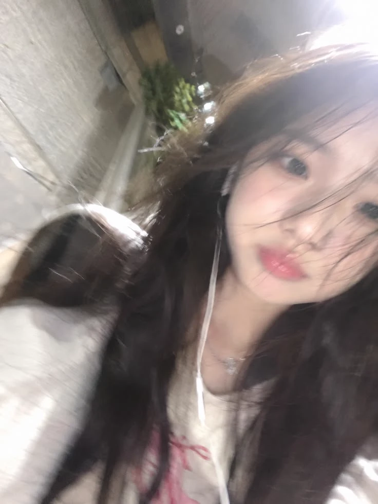 Alya  ( Does She Really Likes You ) thumbnail