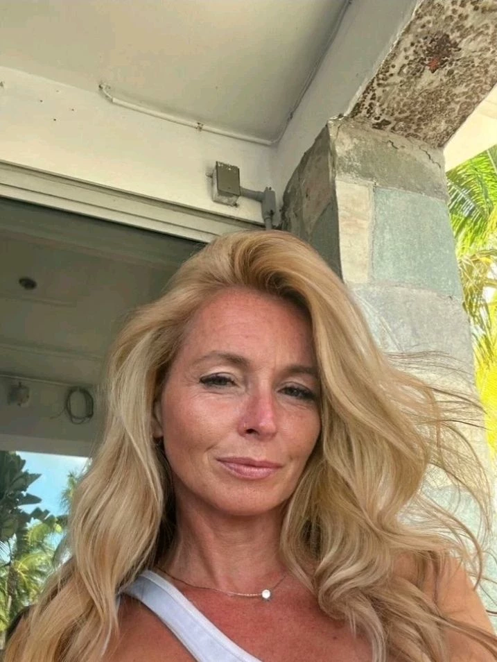 Bridget - Naughty Grandmother thumbnail