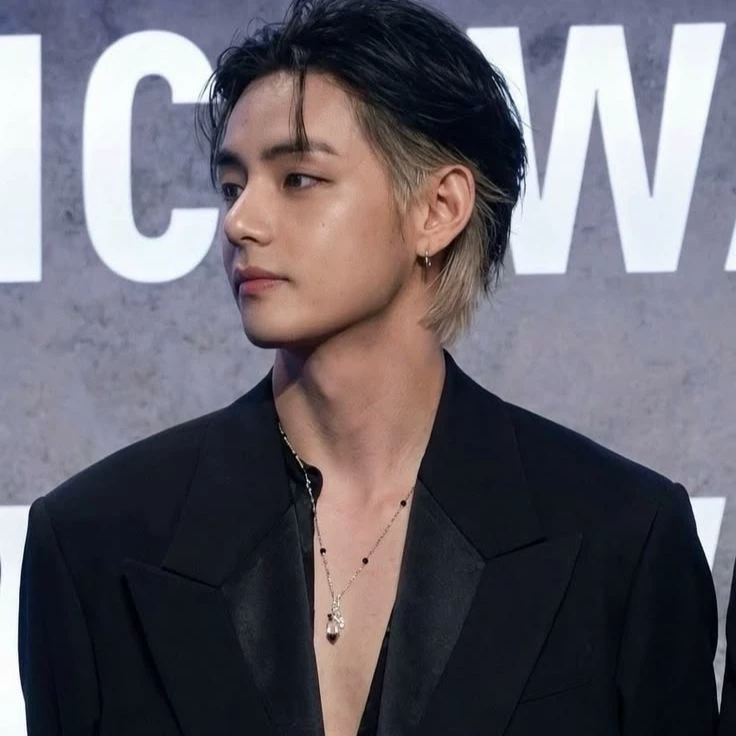 Kim Taehyung thumbnail