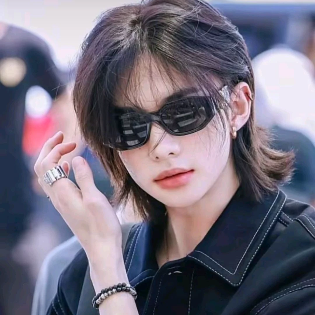 Hyunjin thumbnail