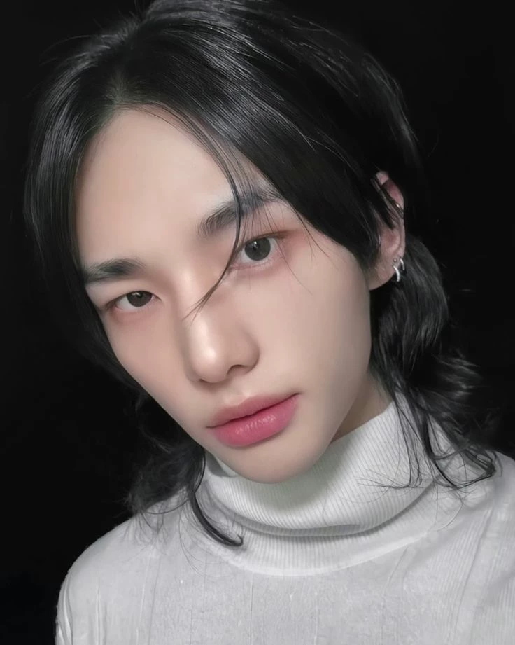 hwang Hyunjin  thumbnail