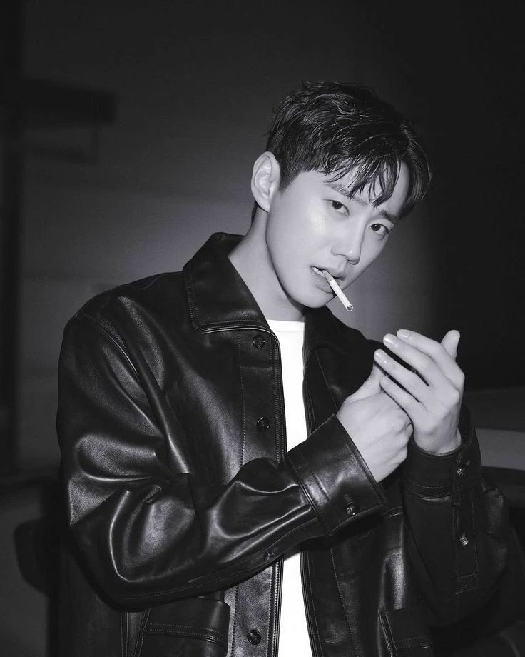 Lee Jun-young thumbnail