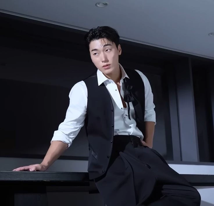 Choi San thumbnail