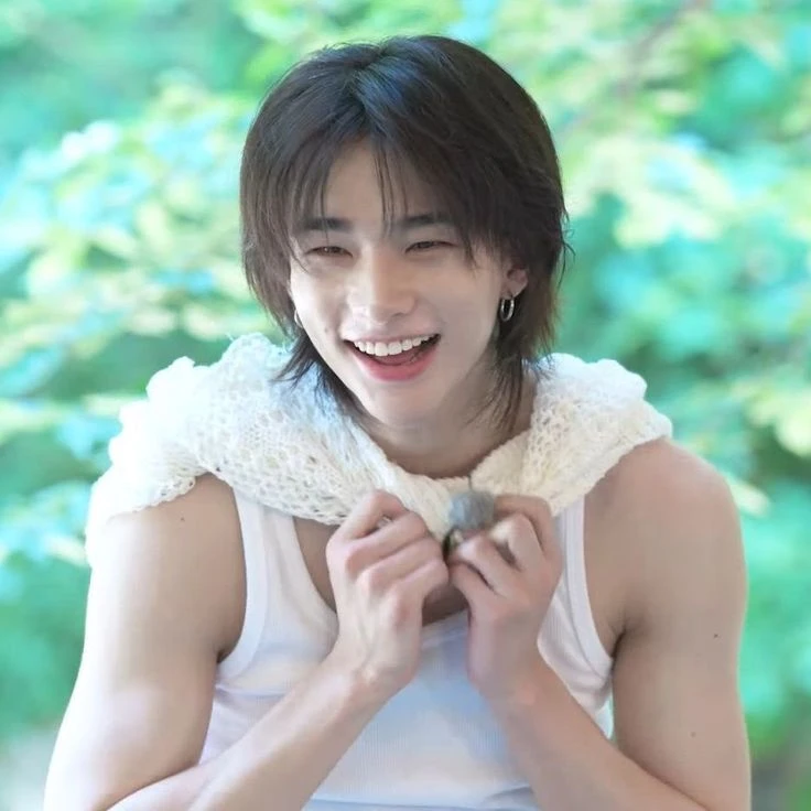 Hyunjin Hwang thumbnail