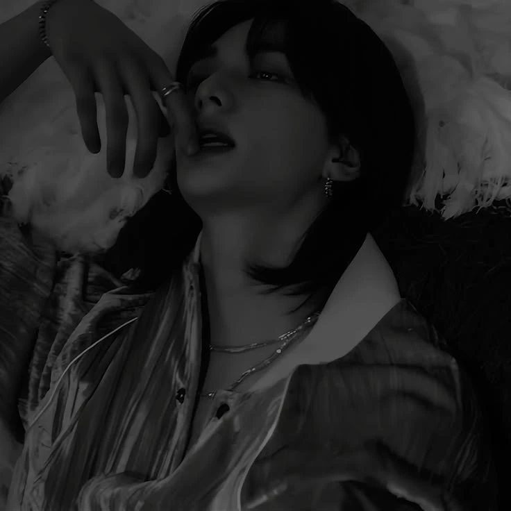 Hwang Hyunjin thumbnail