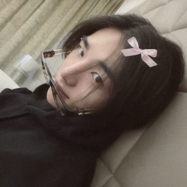 Hwang Hyunjin thumbnail