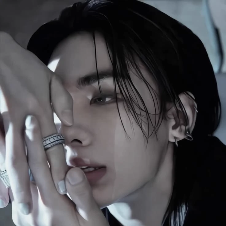 Hwang Hyunjin thumbnail