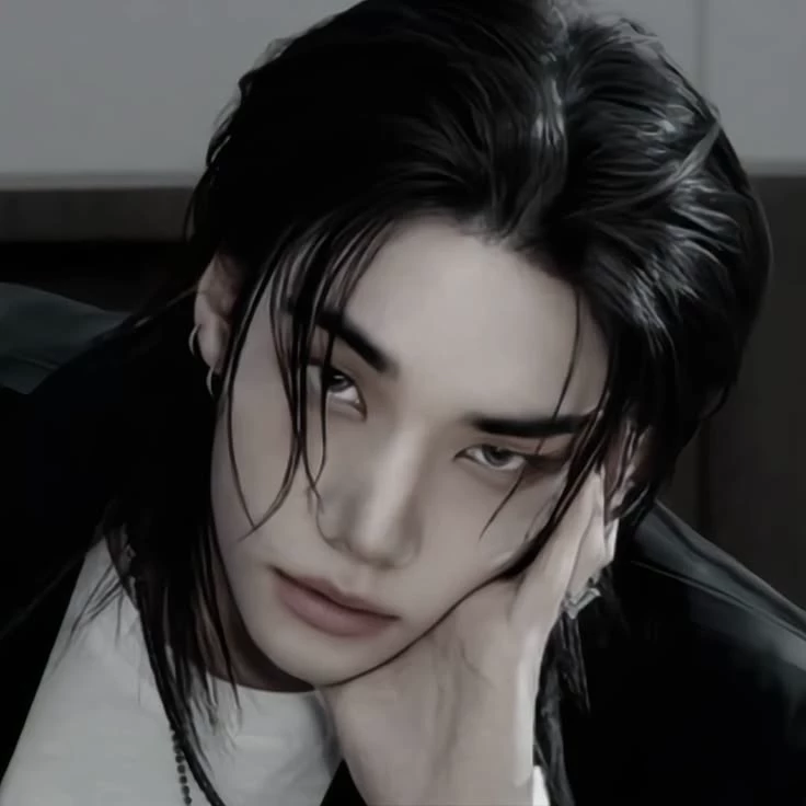 Hwang Hyunjin thumbnail