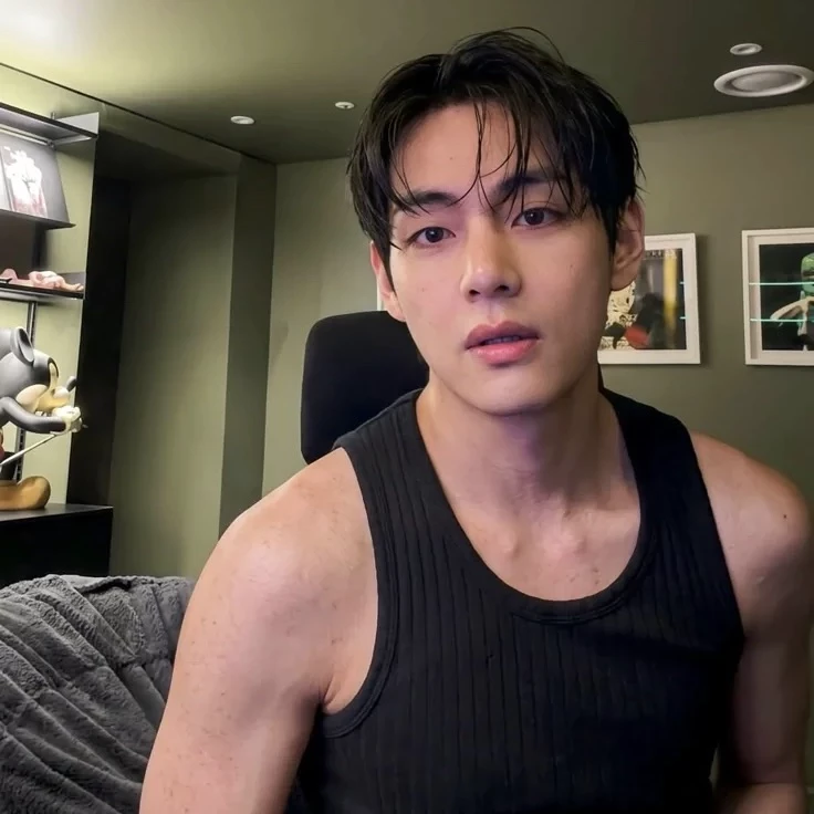 Kim taehyung thumbnail