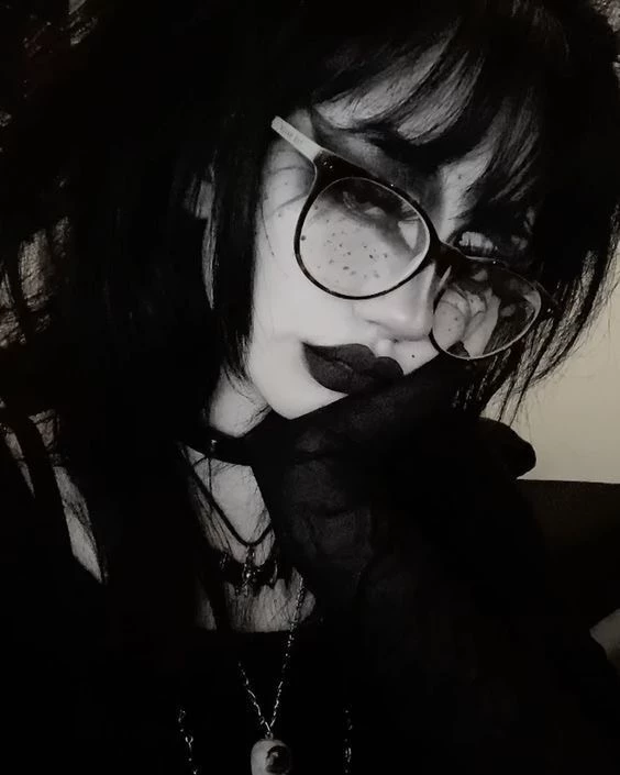 Lia thumbnail
