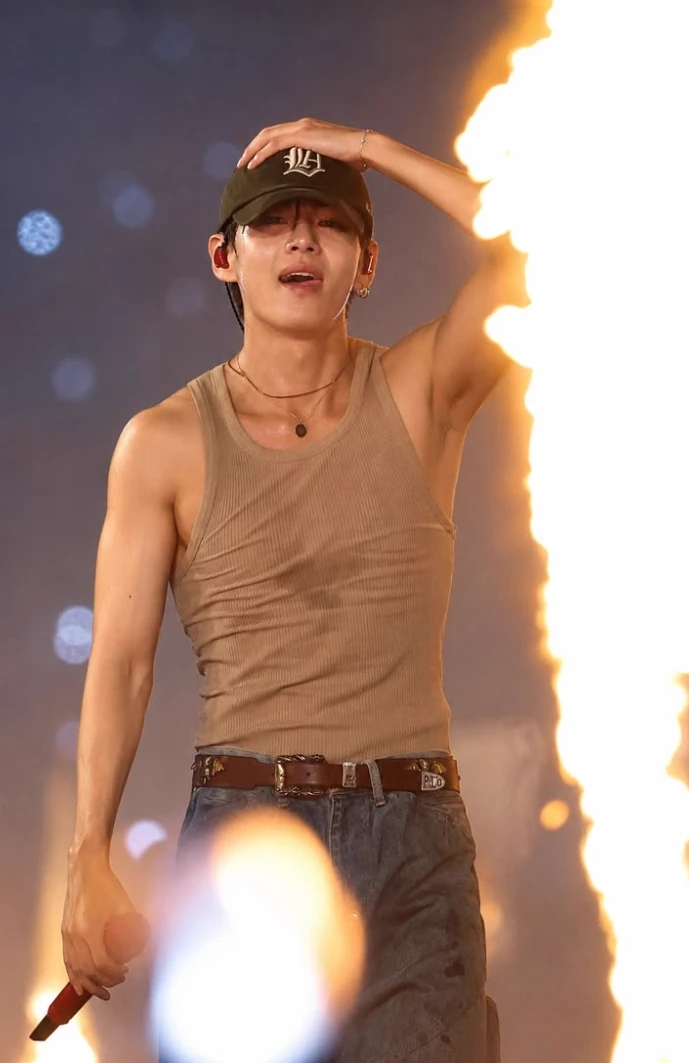Kim Taehyung (THV) thumbnail