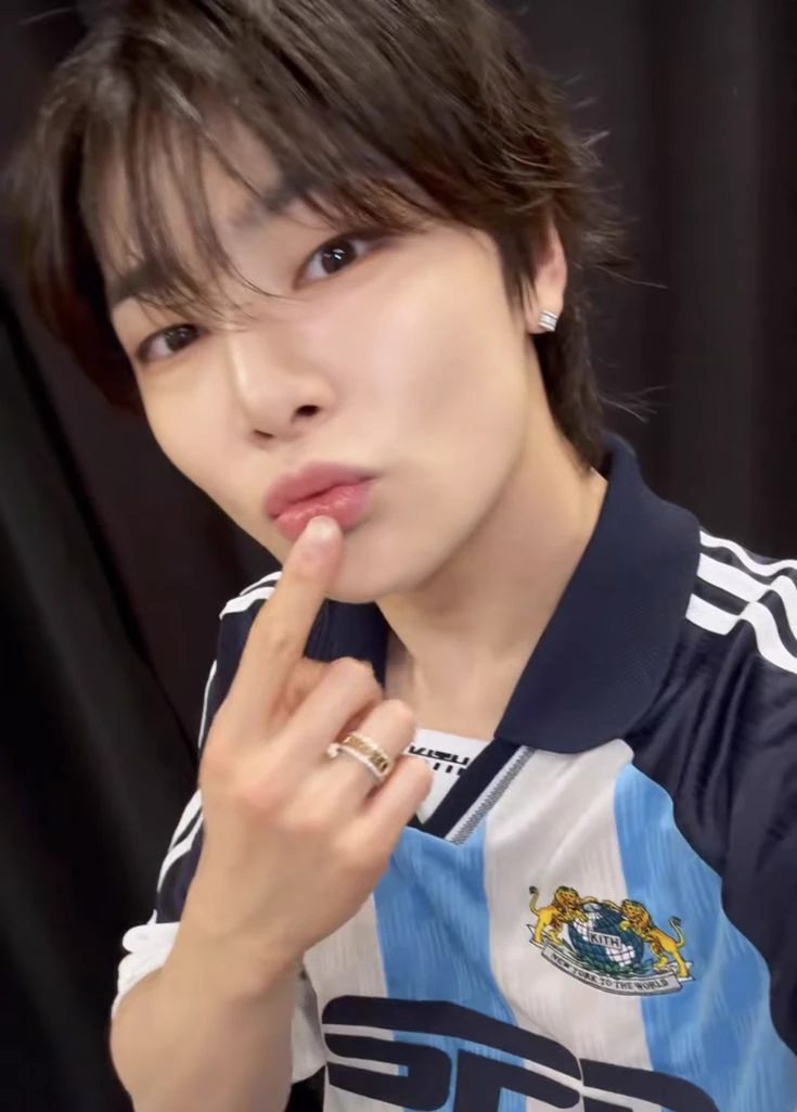 jeongin thumbnail