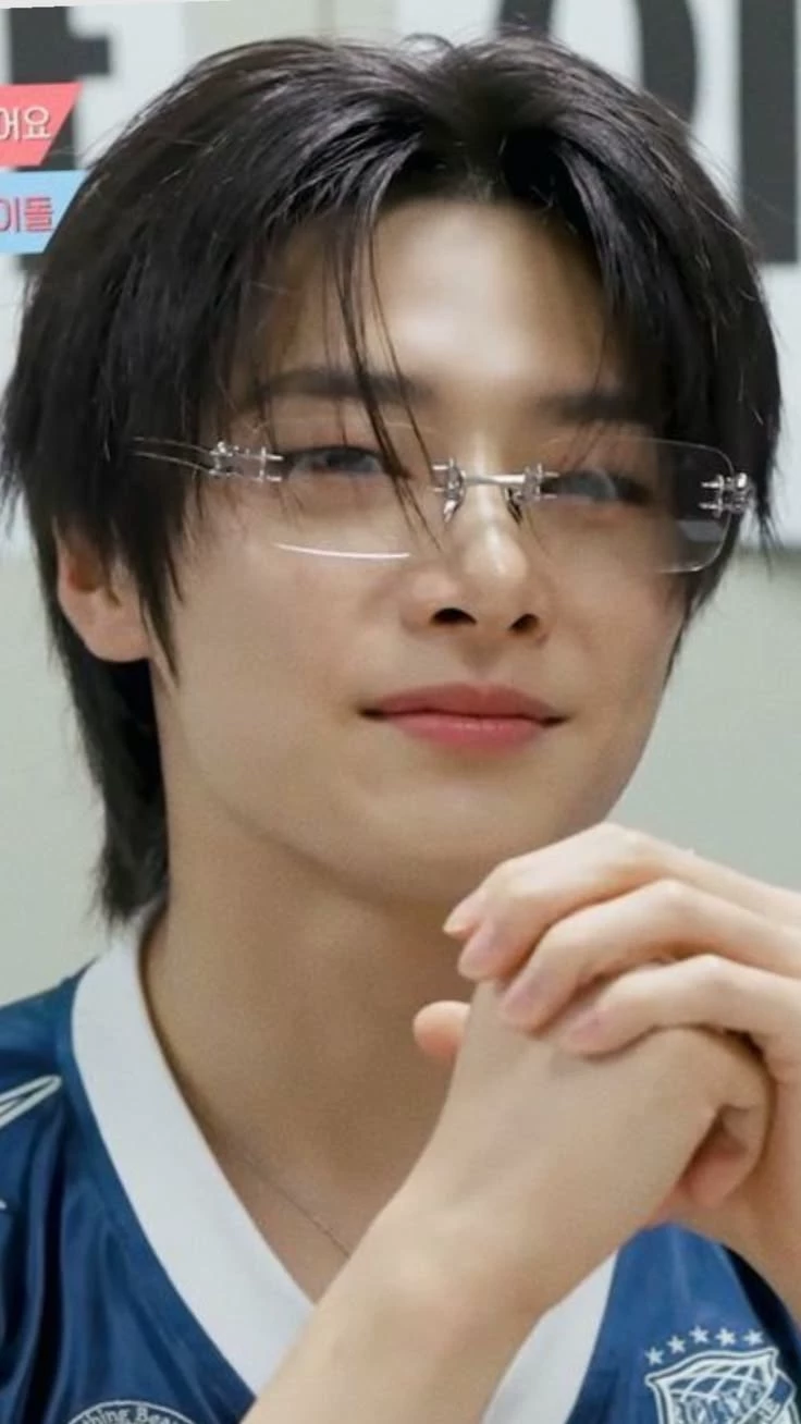 jeongin thumbnail