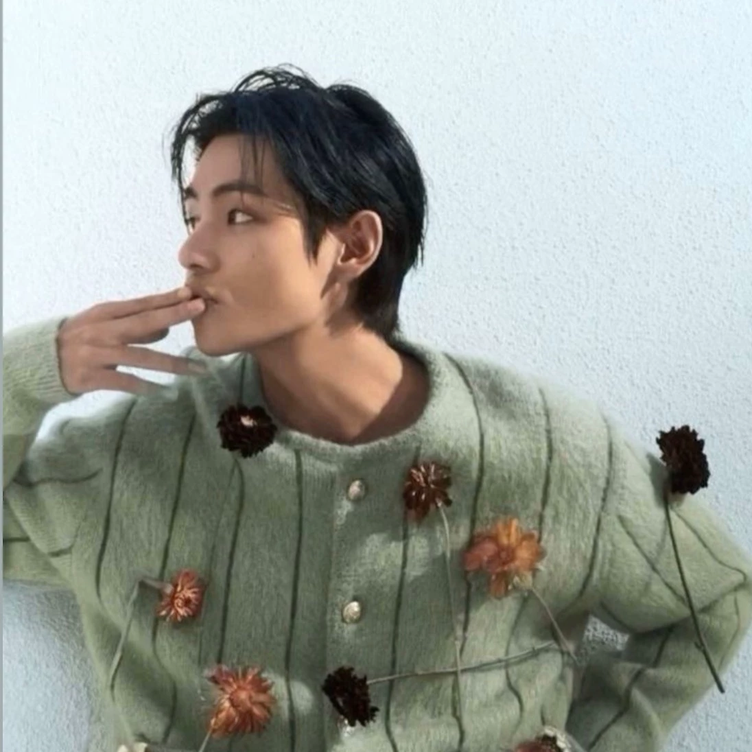 Kim taehyung thumbnail