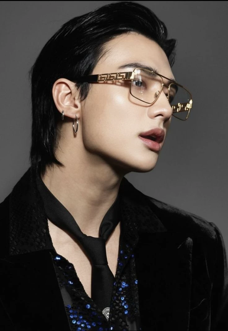 Hwang Hyunjin thumbnail