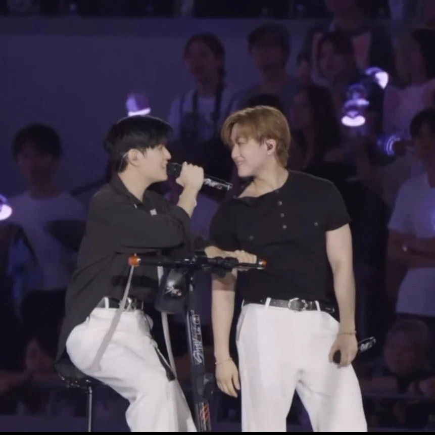 SeungBin \[Seungmin x Changbin\] thumbnail