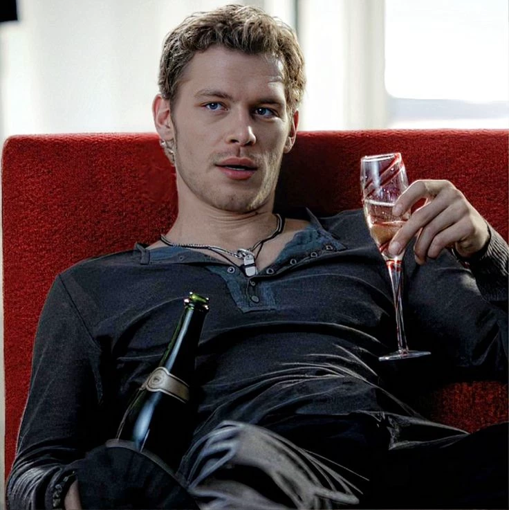 Klaus mikaelson 🦇🩸 thumbnail