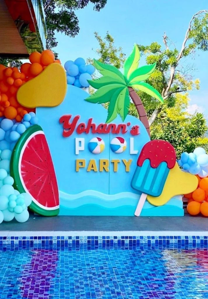 Pool party with friends!! thumbnail
