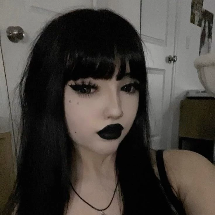 Raven \[Goth Girl\] thumbnail