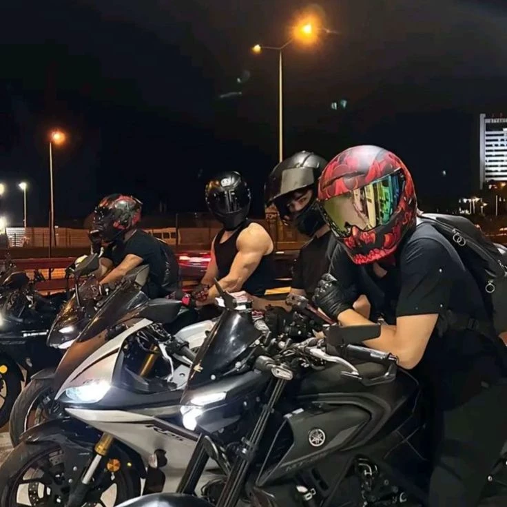 4 muscular and incredibly handsome men thumbnail