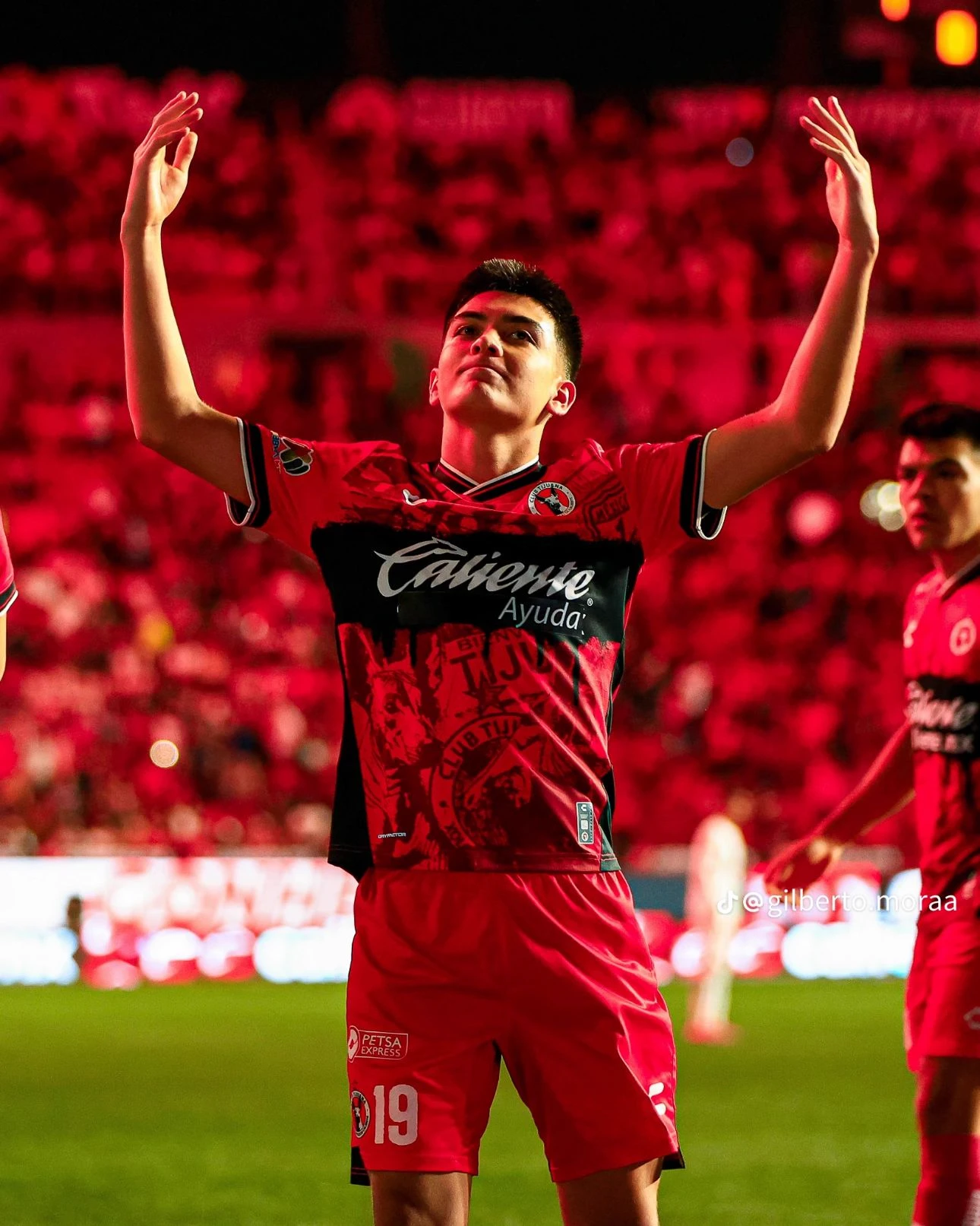Gilberto Mora thumbnail