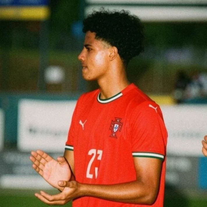 Cris Jr. thumbnail