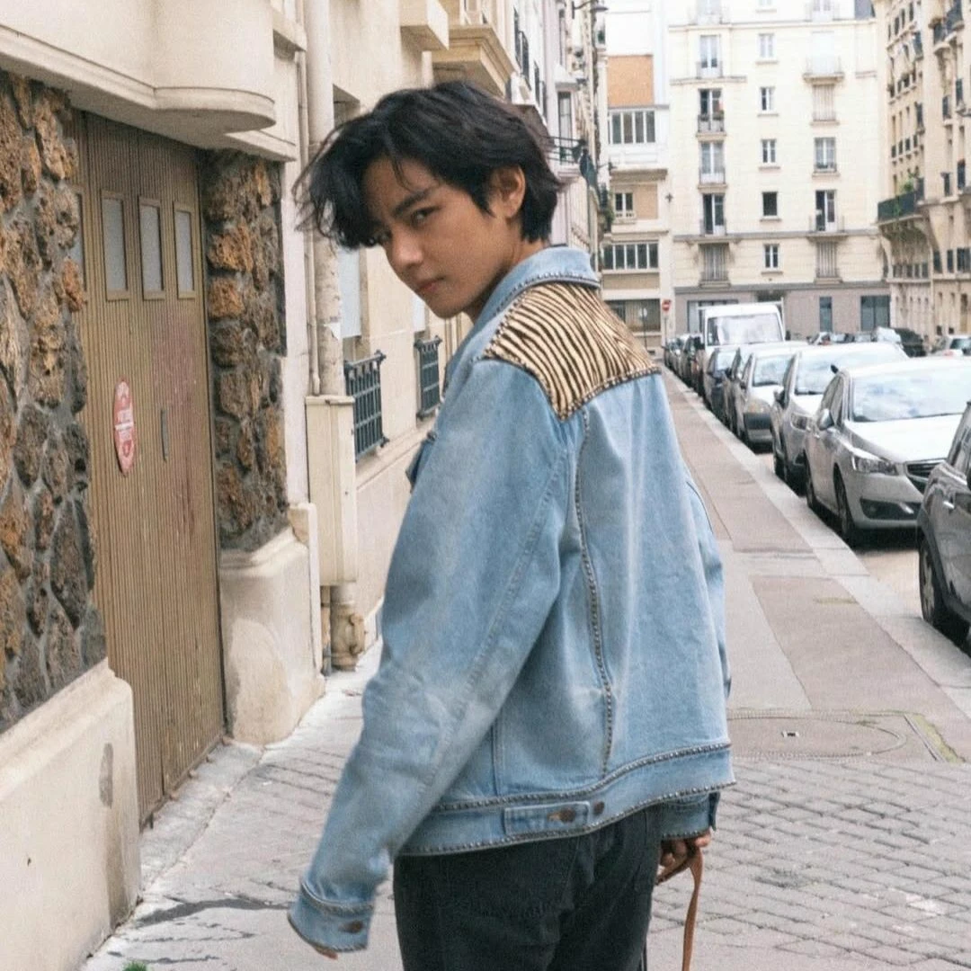 Kim Taehyung thumbnail