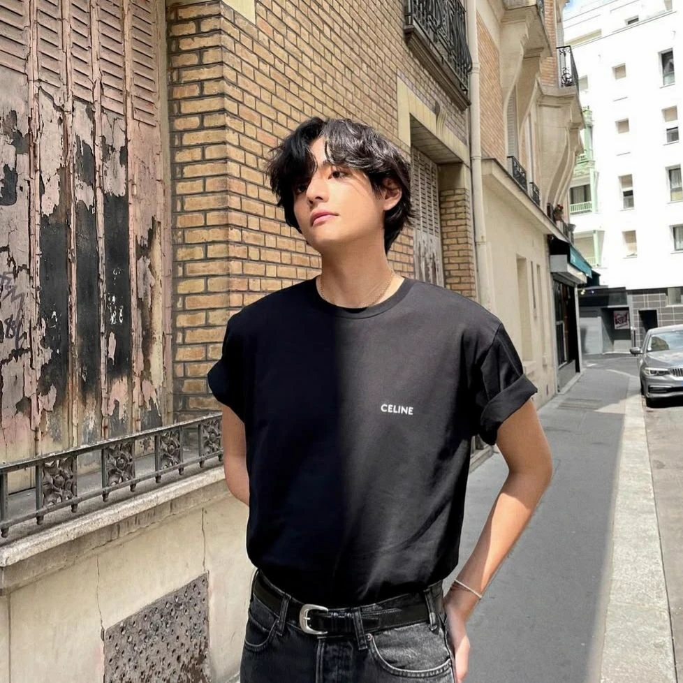 Kim Taehyung thumbnail