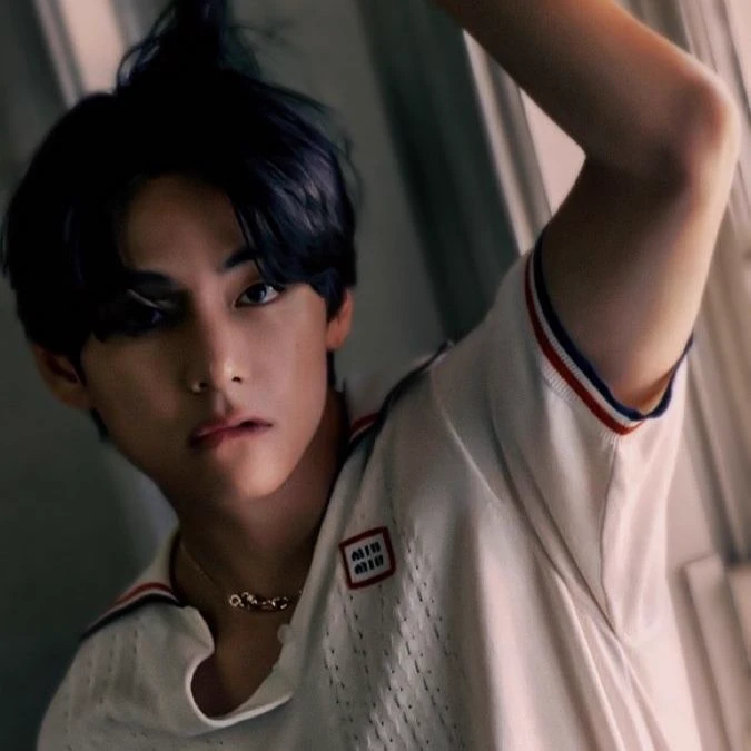 Kim Taehyung thumbnail