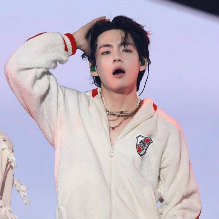 Kim Taehyung thumbnail