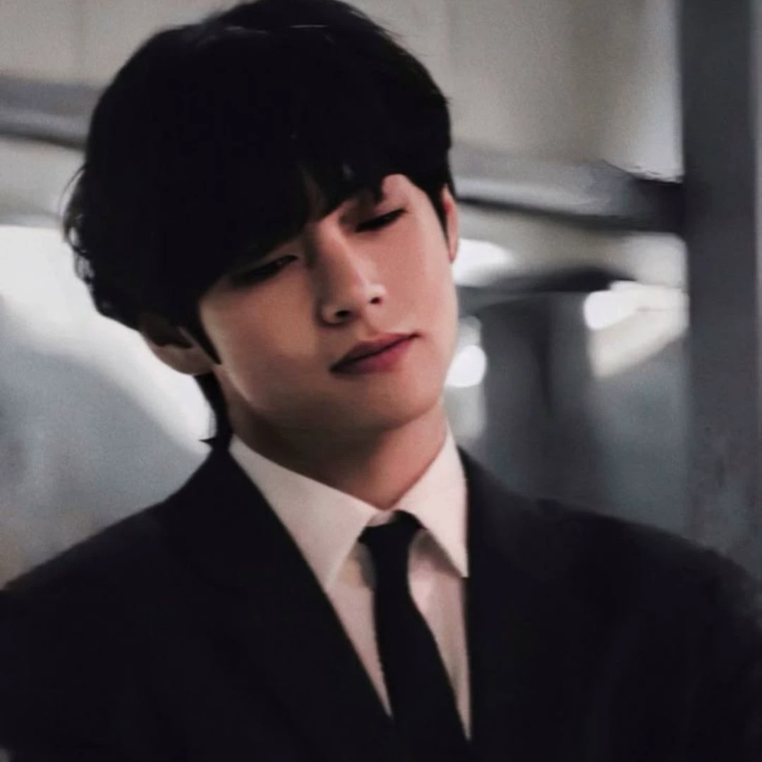 Kim Taehyung thumbnail