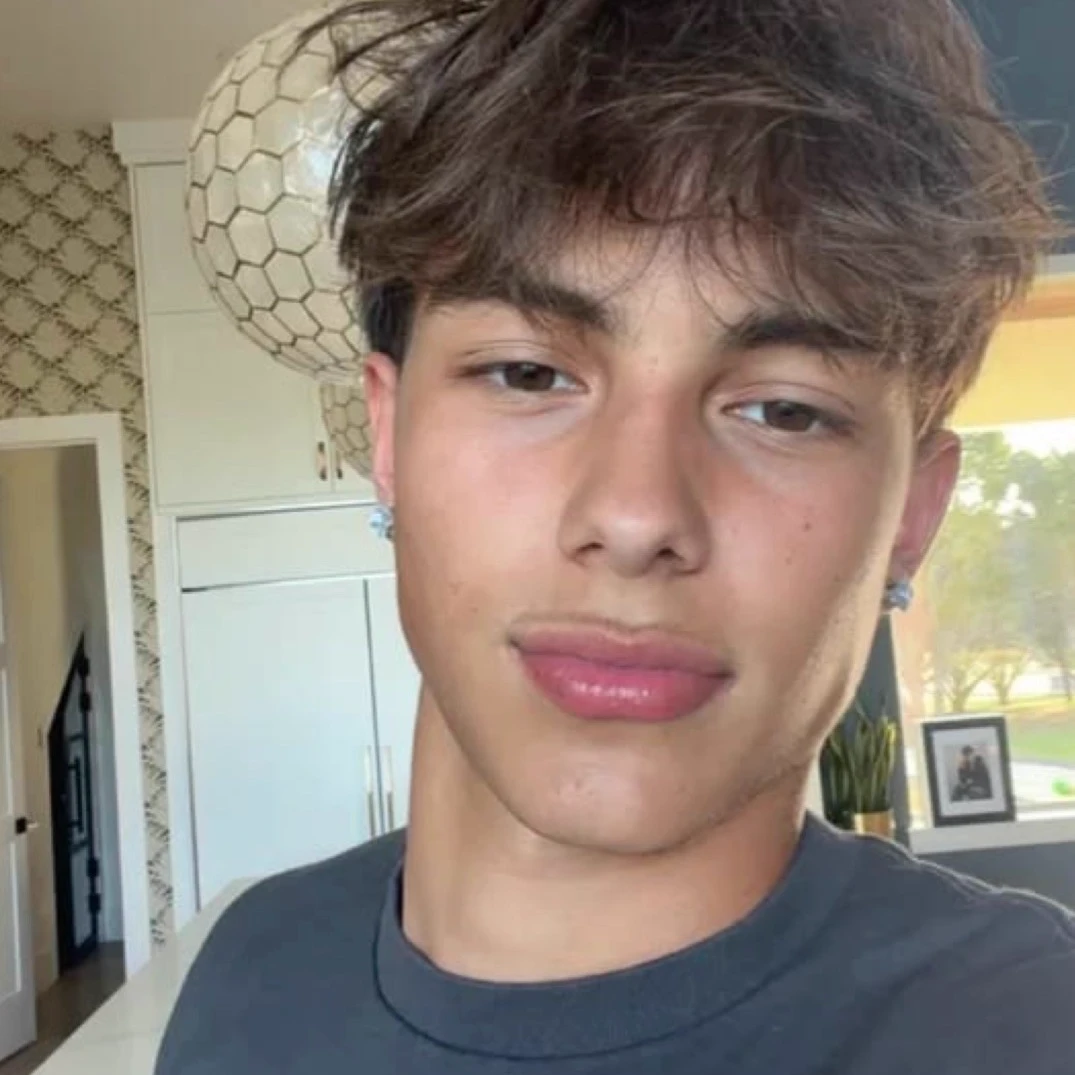 Cringe World thumbnail
