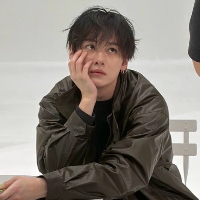 is shy hanknow or minsung thumbnail