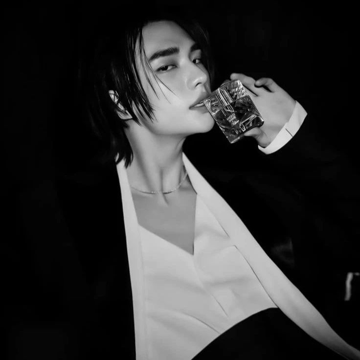 Hwang Hyunjin-mafia thumbnail